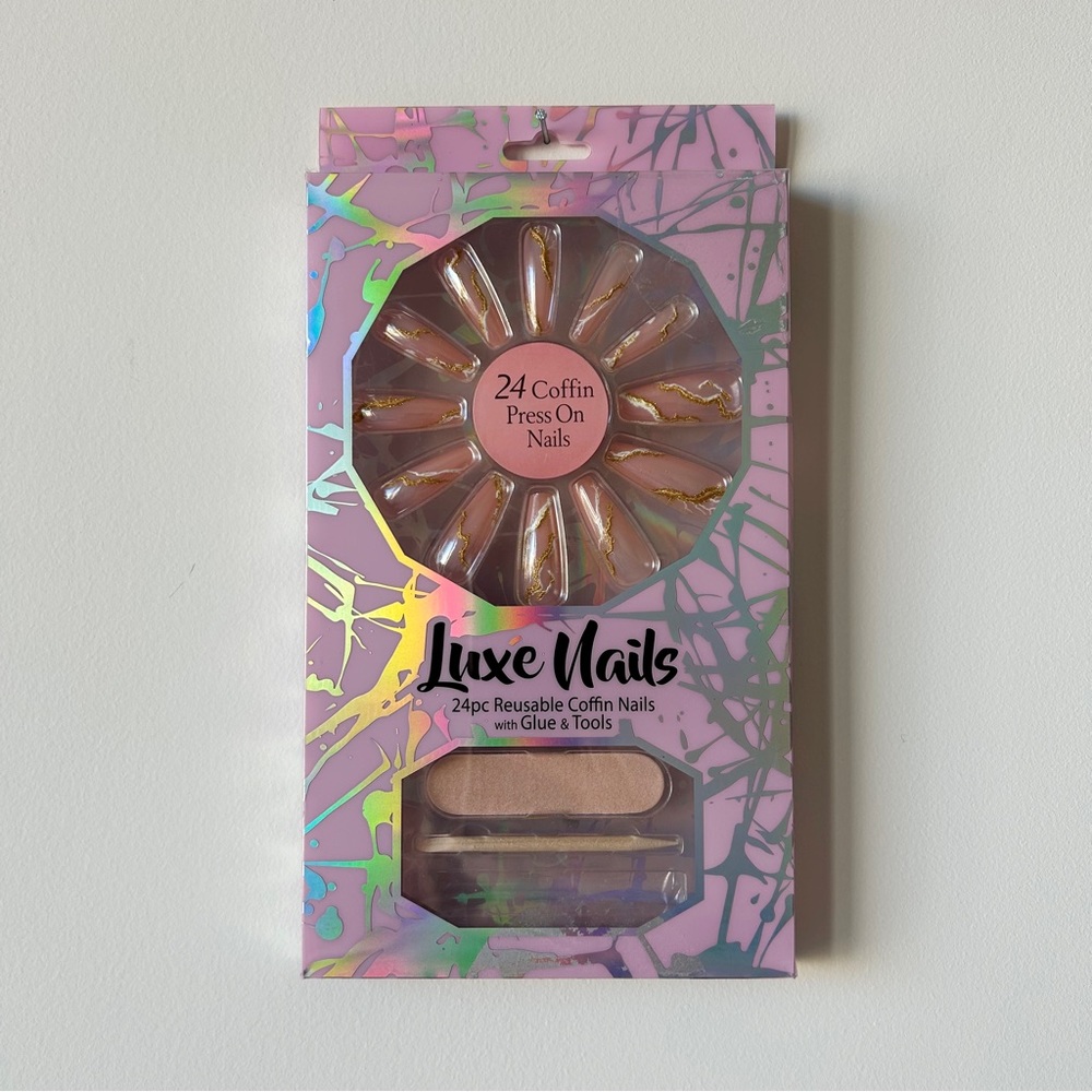 Luxe Press-On Nails (Pink and Gold Marble Design)